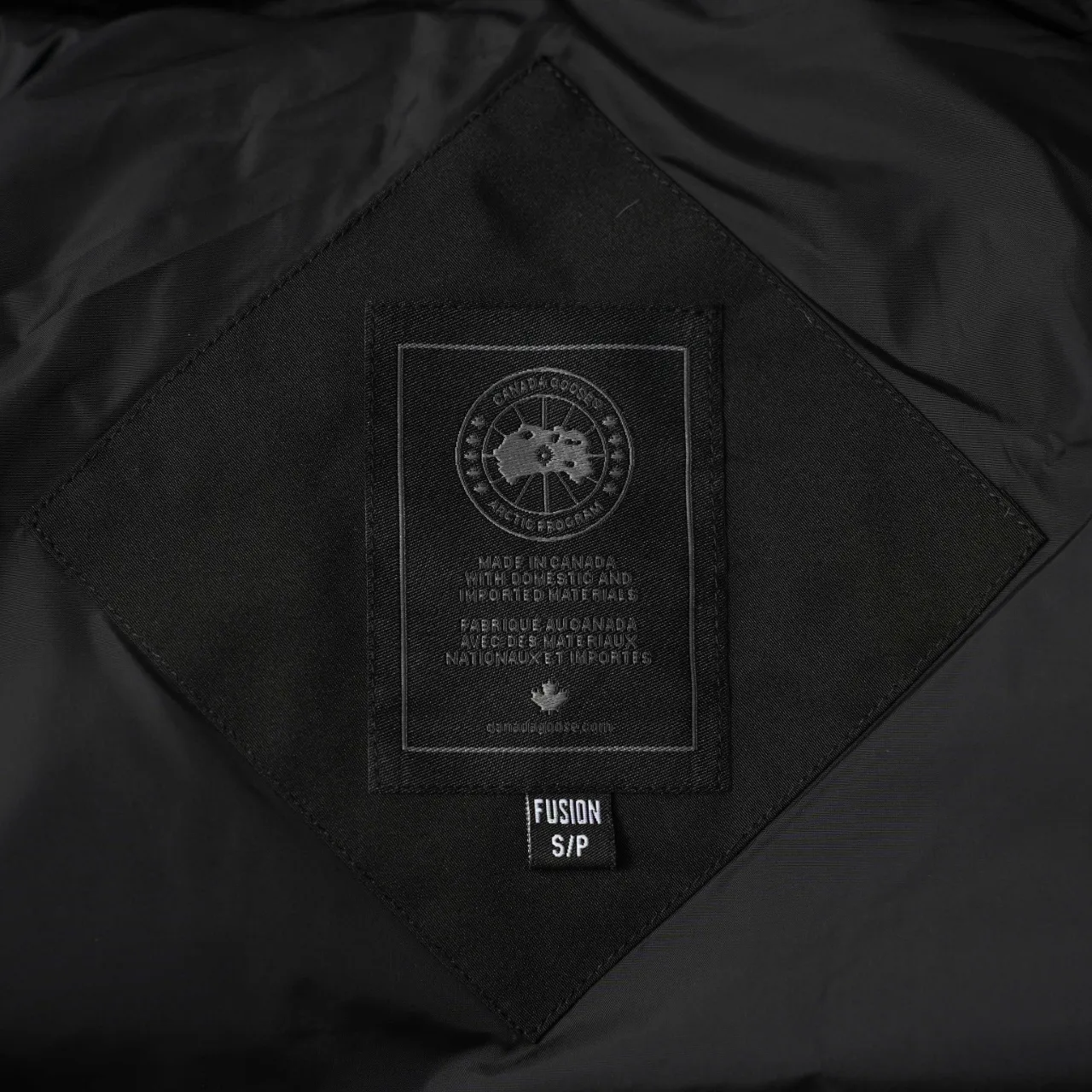 P340 CANADA GOOSE丨Canada Goose Slant Pocket Stand Collar Down Vest Color: Black Black Label Size: XS-XXL